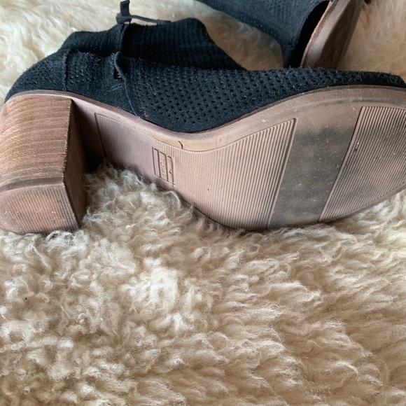 TOMS black heeled booties with zipper - Picture 2 of 3